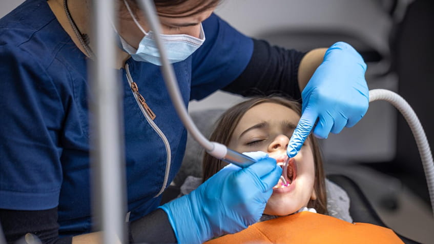 Fast Relief: Emergency Services by a Family Dentist
